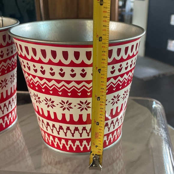 SET OF 2 IKEA VINTER 2017 RED/WHITE XMAS/WINTER DESIGN 4  3/4" PLANTER POT - Picture 3 of 6